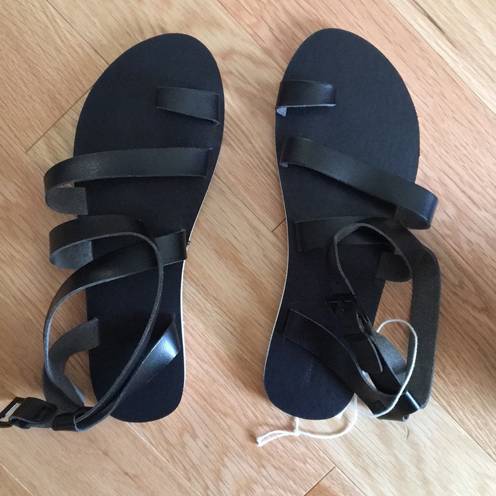 AEO BLACK STRAPPY SANDAL